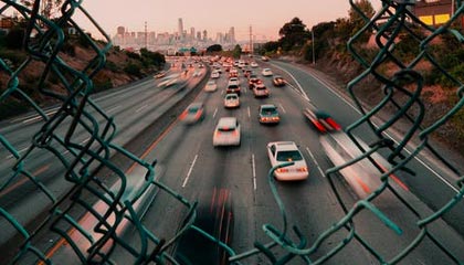 开云-年轻车坛新星：梦想之路的辛酸与坚持