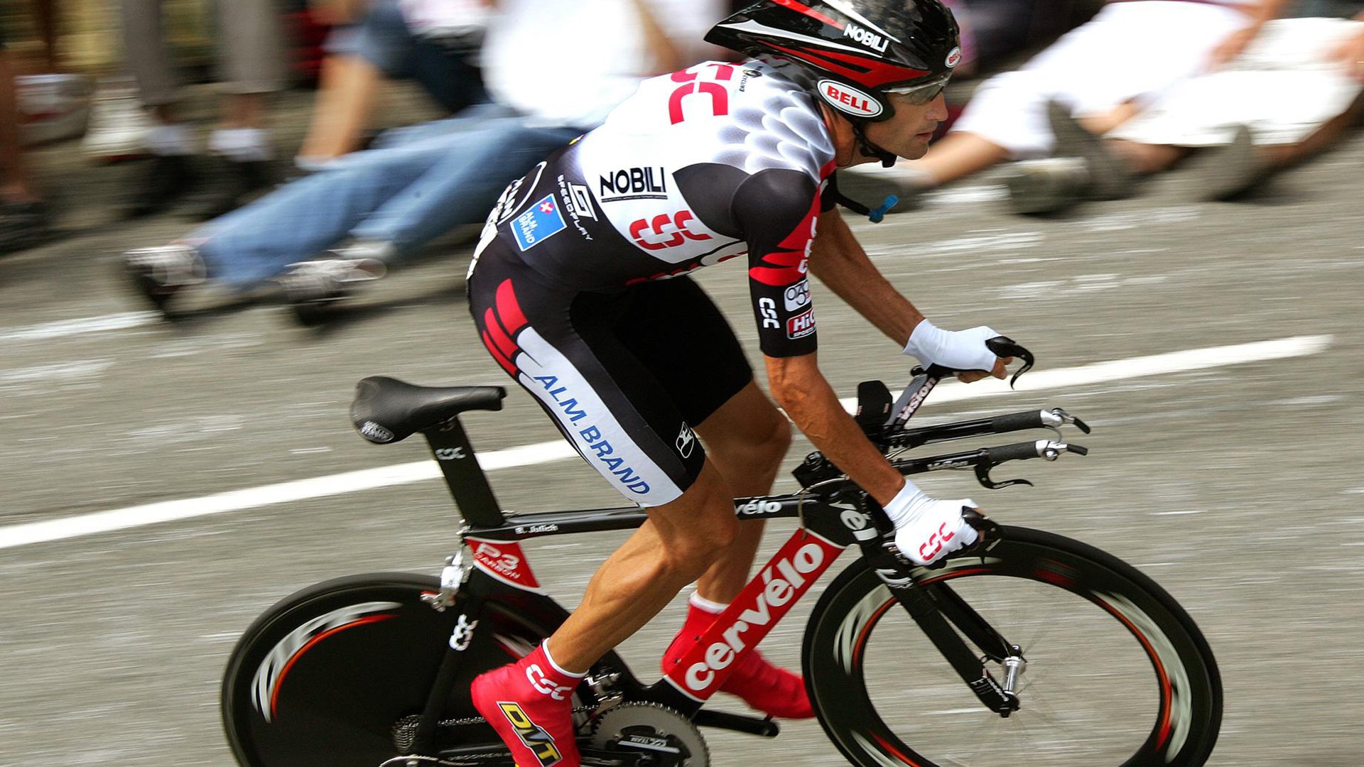 【犯规解析】比赛中那些令人尴尬的犯规瞬间集锦，犯规的规则